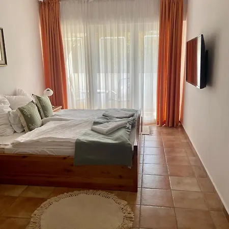 Panzió Julianna Vendeghaz *
