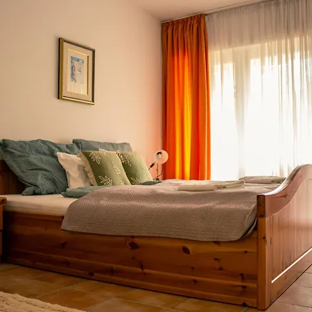 Julianna Vendeghaz Nocleg ze śniadaniem 3*